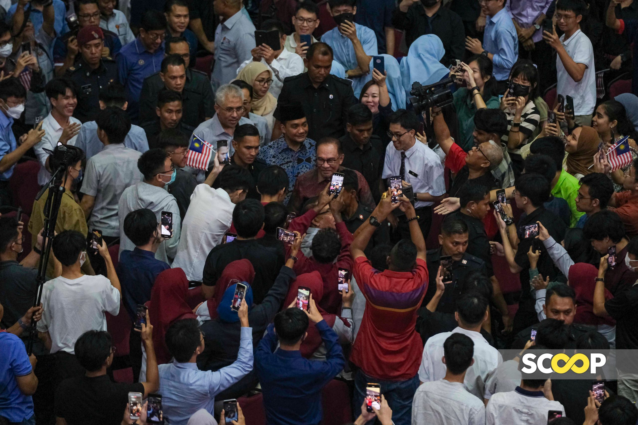 'Saya tidak mahu jadi PM jika prinsip Perlembagaan Persekutuan dipertikai': Anwar