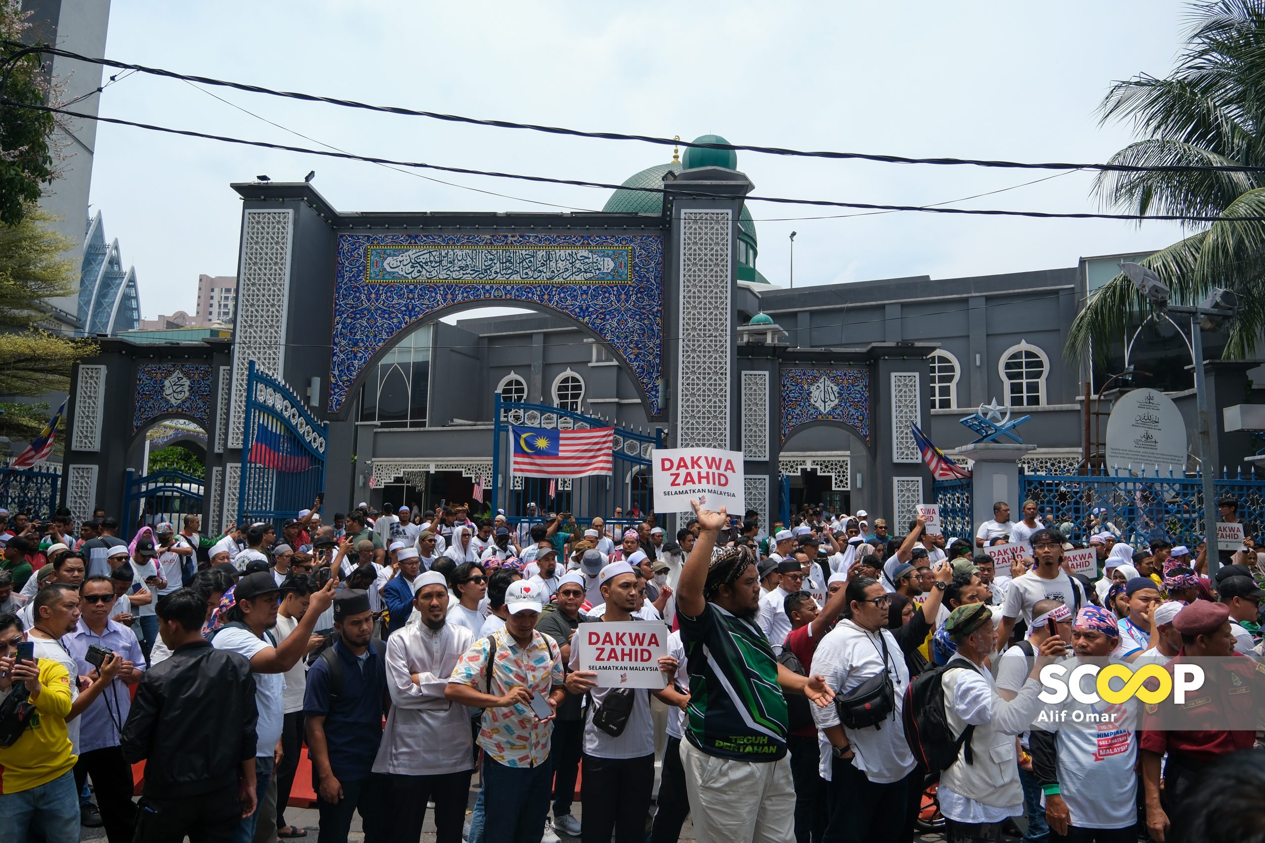 Save Malaysia rally organisers deny locking main gate of Kg Baru mosque