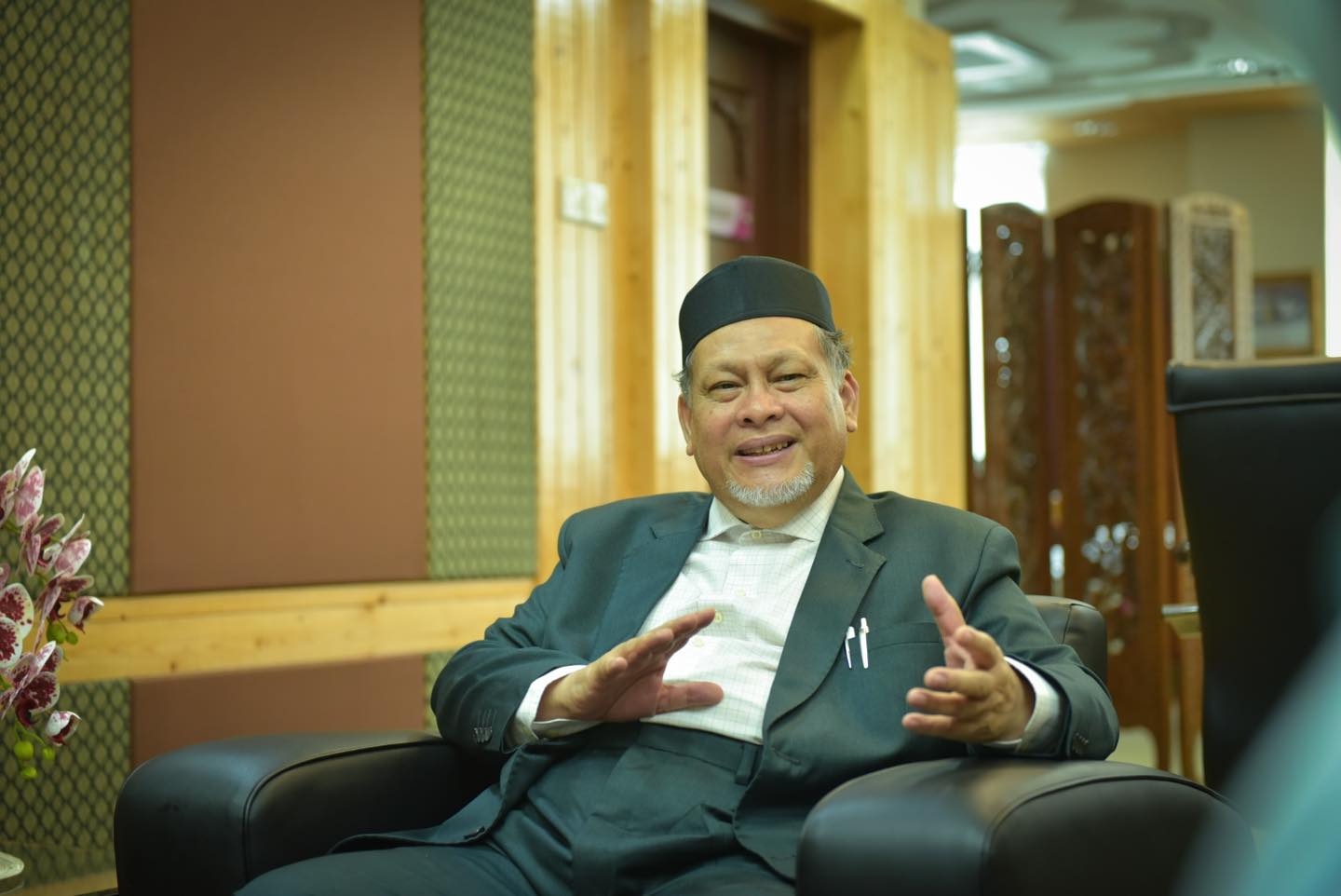 Swift comeback: Amar sworn in as Kelantan assembly speaker