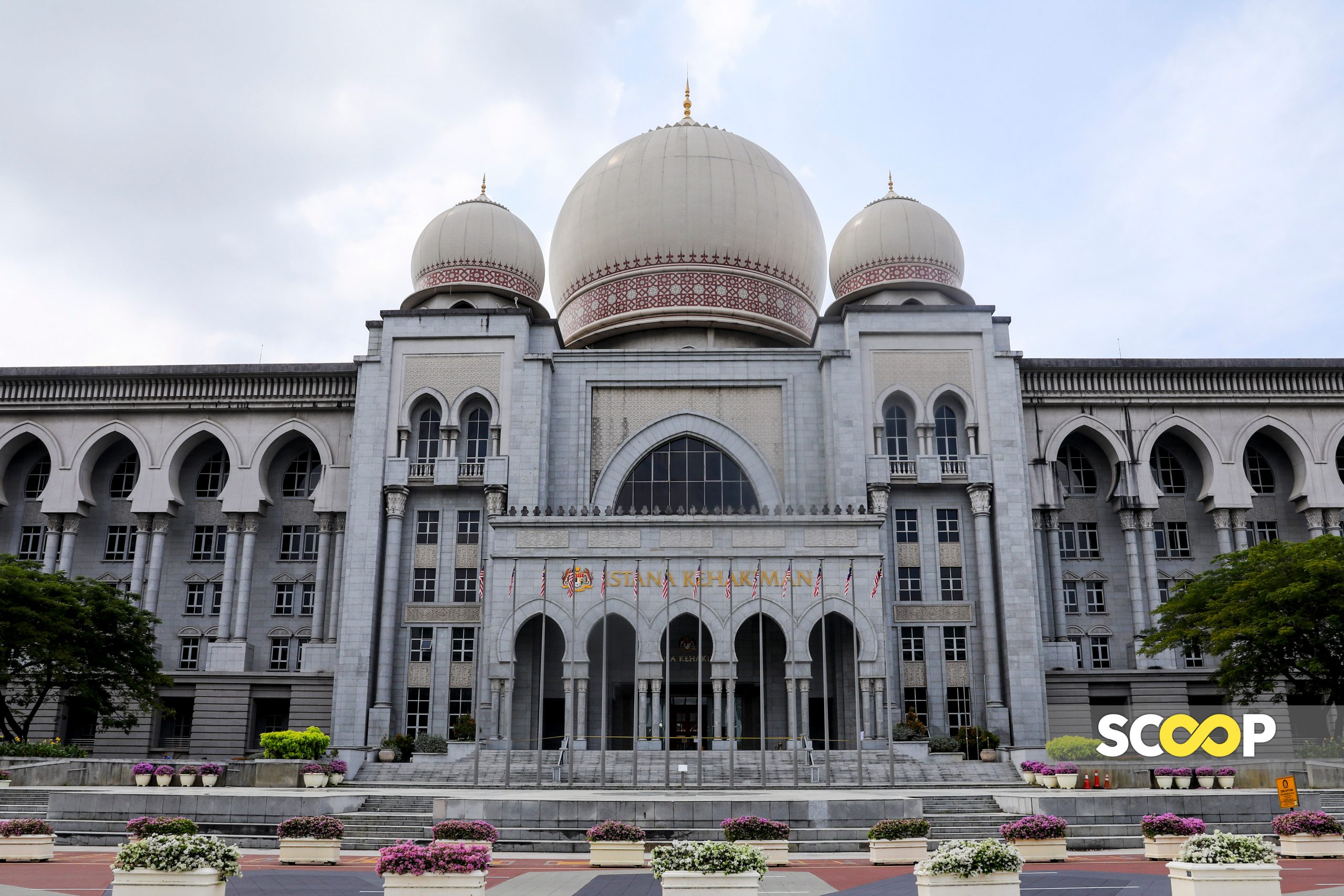 Wanita Sarawak gagal dapat kebenaran mahkamah batal nama sebagai mualaf