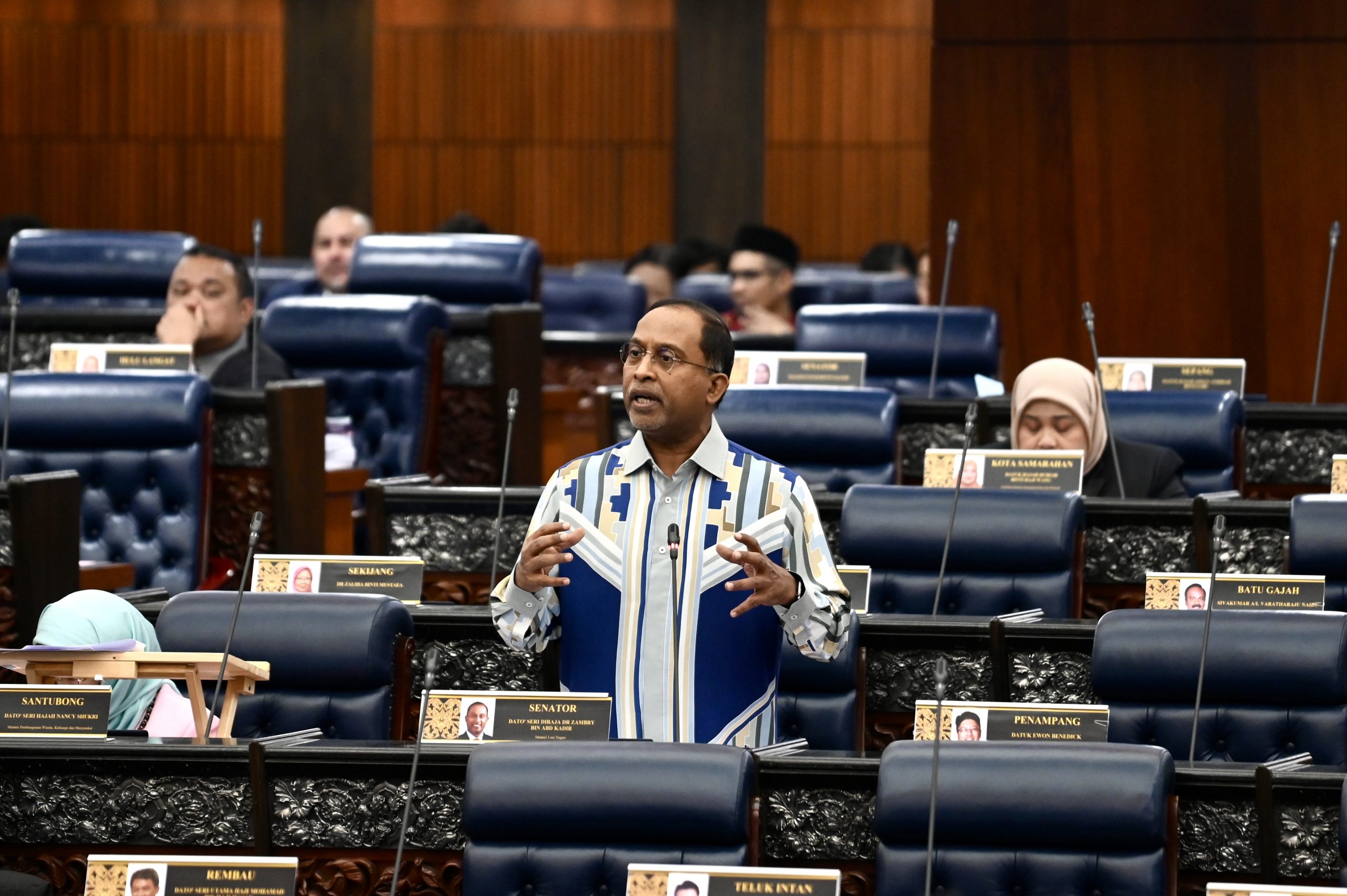 Elok kerajaan tidak namakan pihak ugut Anwar: Zambry