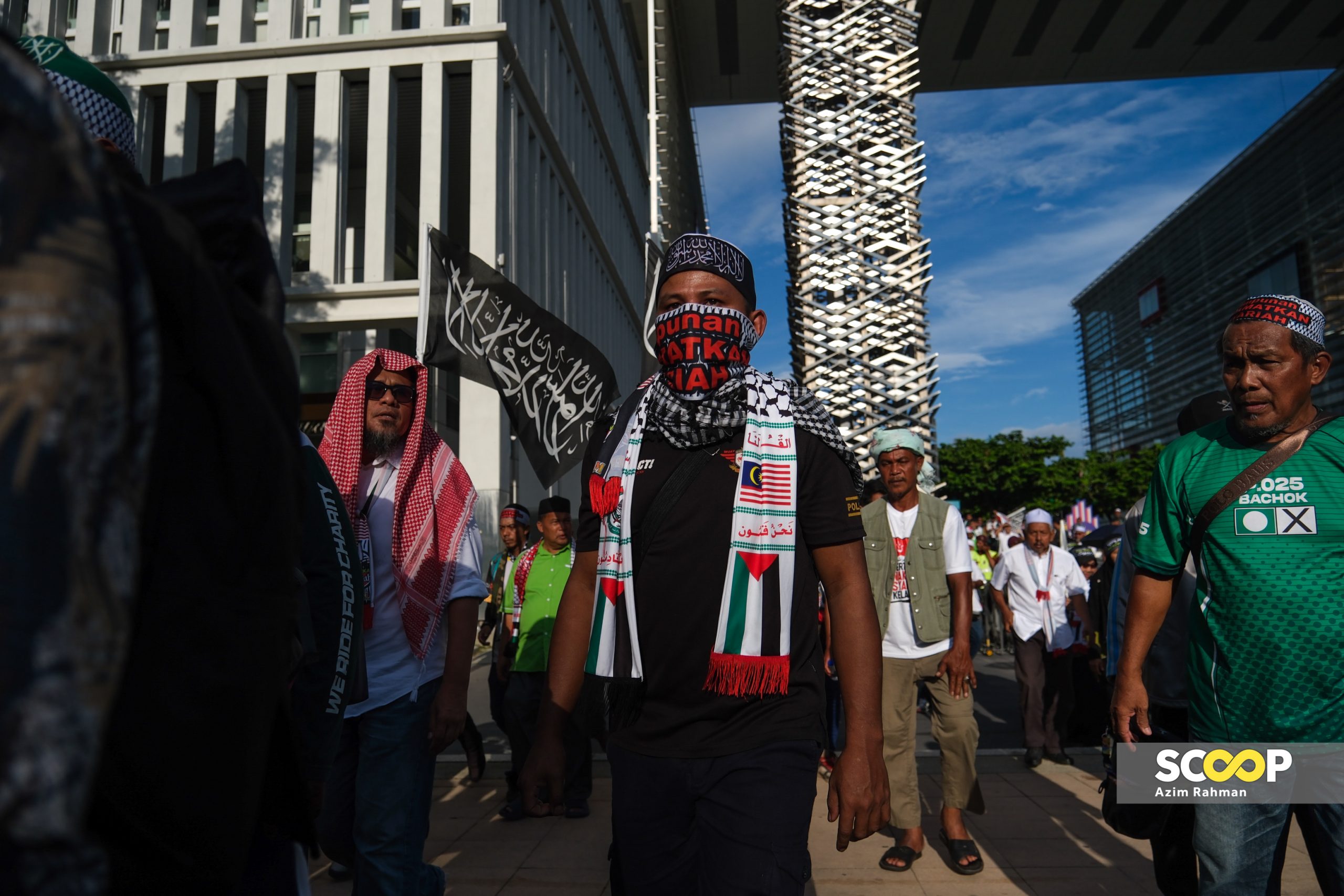[UPDATED] Over 1,000 gather for Gerakan Selamatkan Syariah rally in Putrajaya