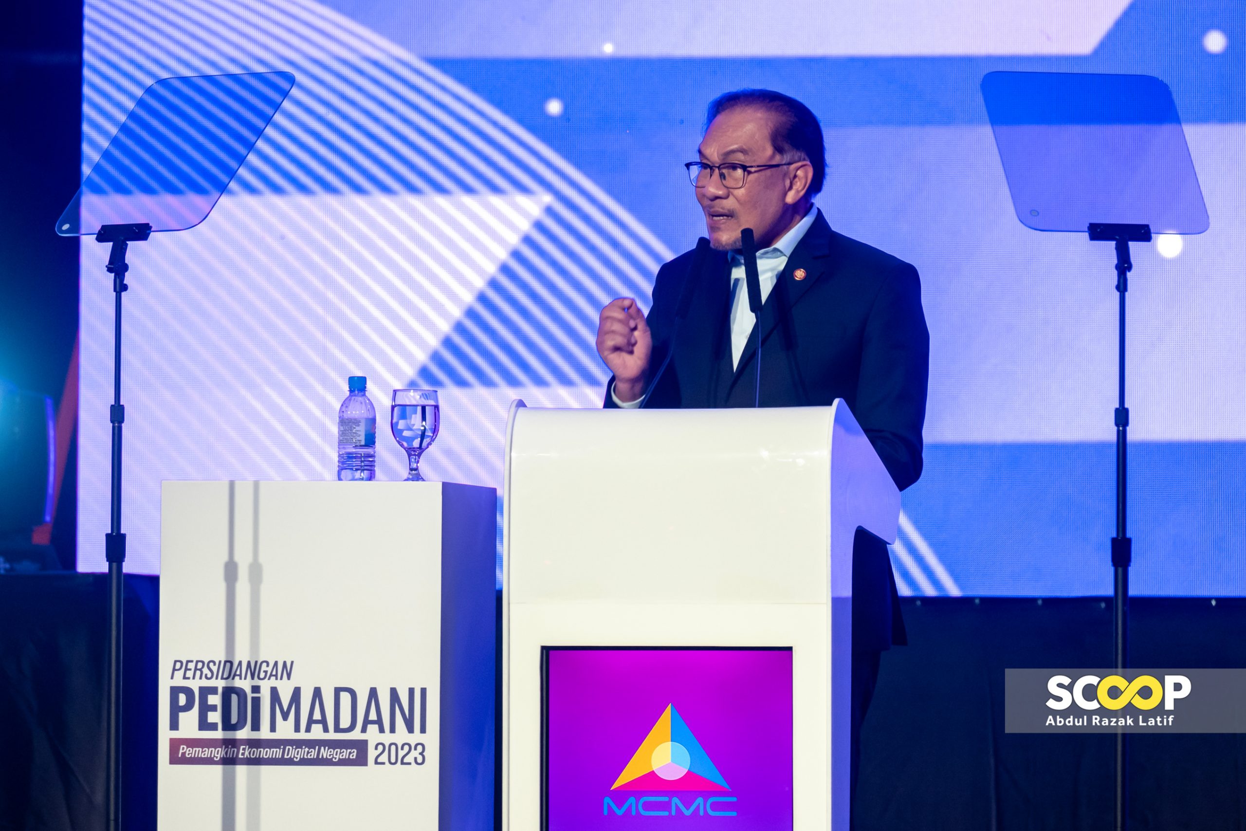 Telcos should unite for tech talent development, digital progress: Anwar