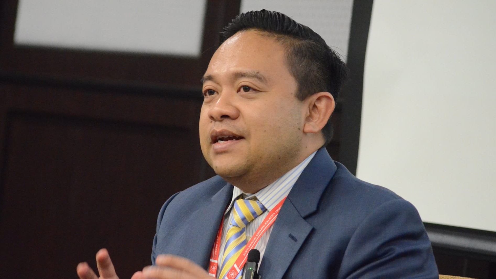 Ministers getting publicly drunk is unbecoming, regardless of religion: Wan Saiful