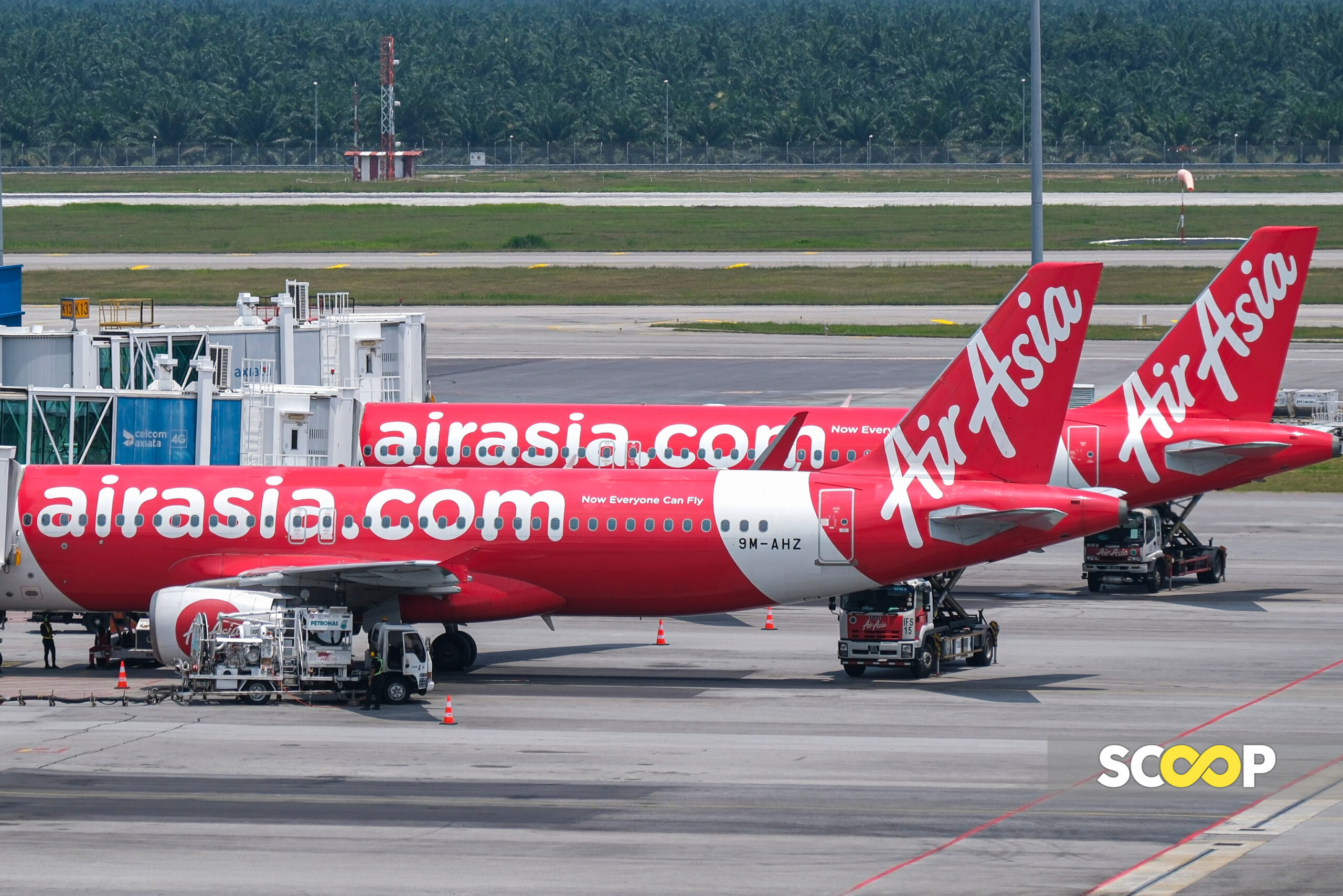 Passenger accuses AirAsia flight attendants of allegedly overcharging in-flight meals