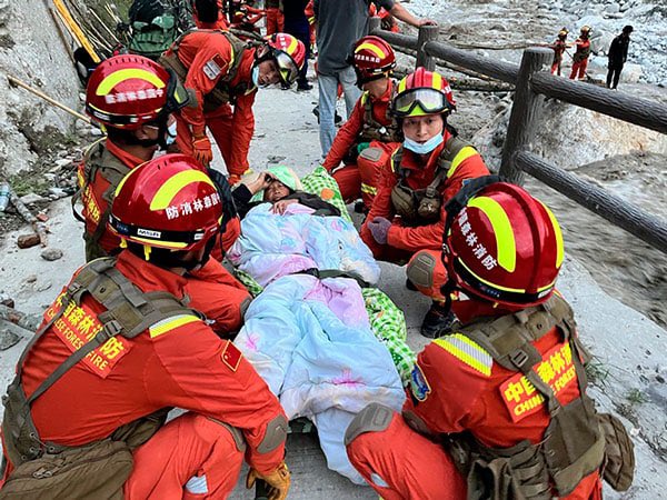 Midnight disaster: 6.2-mag quake leaves 111 dead in northwest China