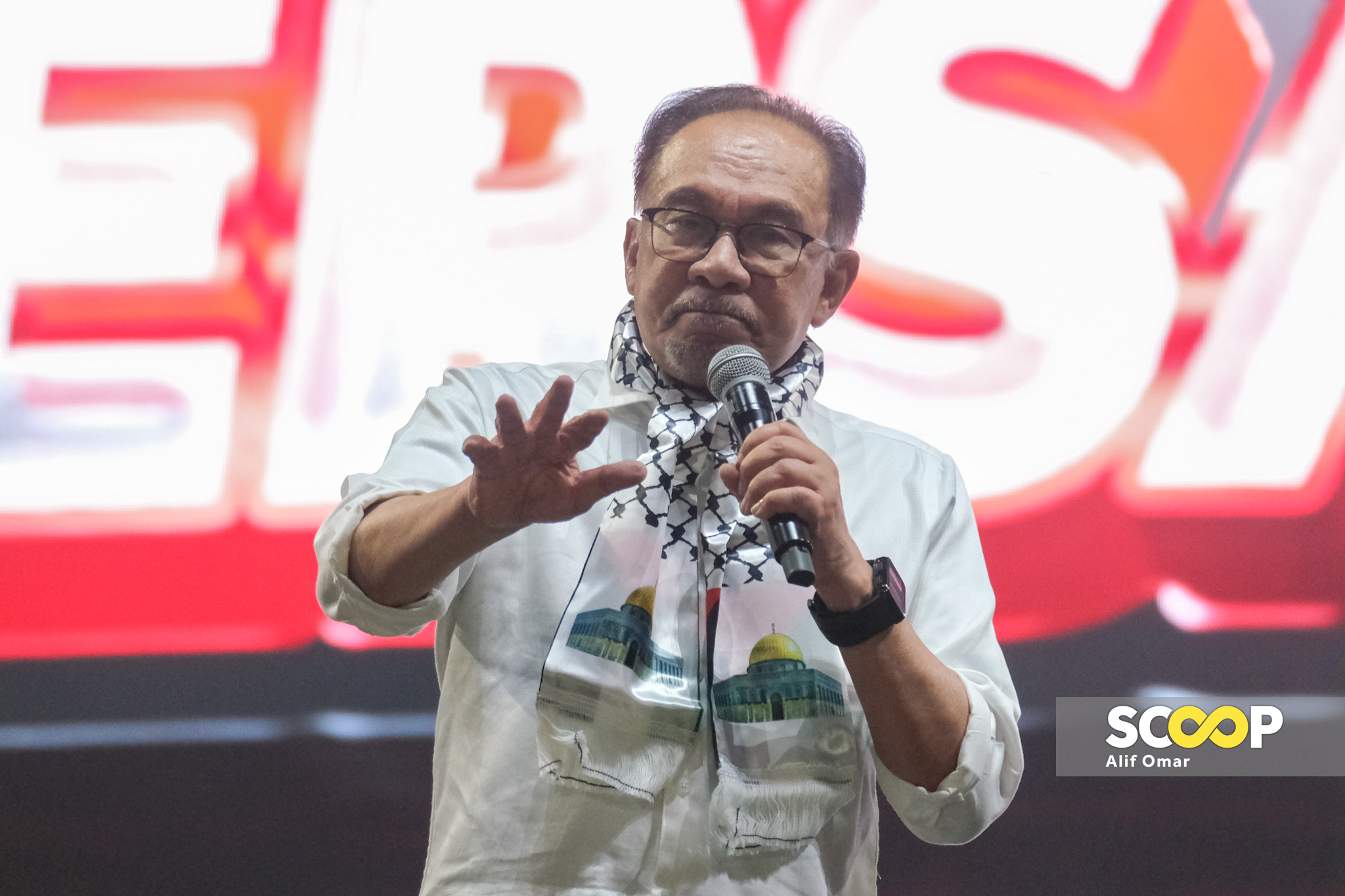 Tindakan tegas Anwar sekat ZIM berlabuh terima pujian pempengaruh, netizen antarabangsa, ‘semoga Tuhan merahmati Malaysia’