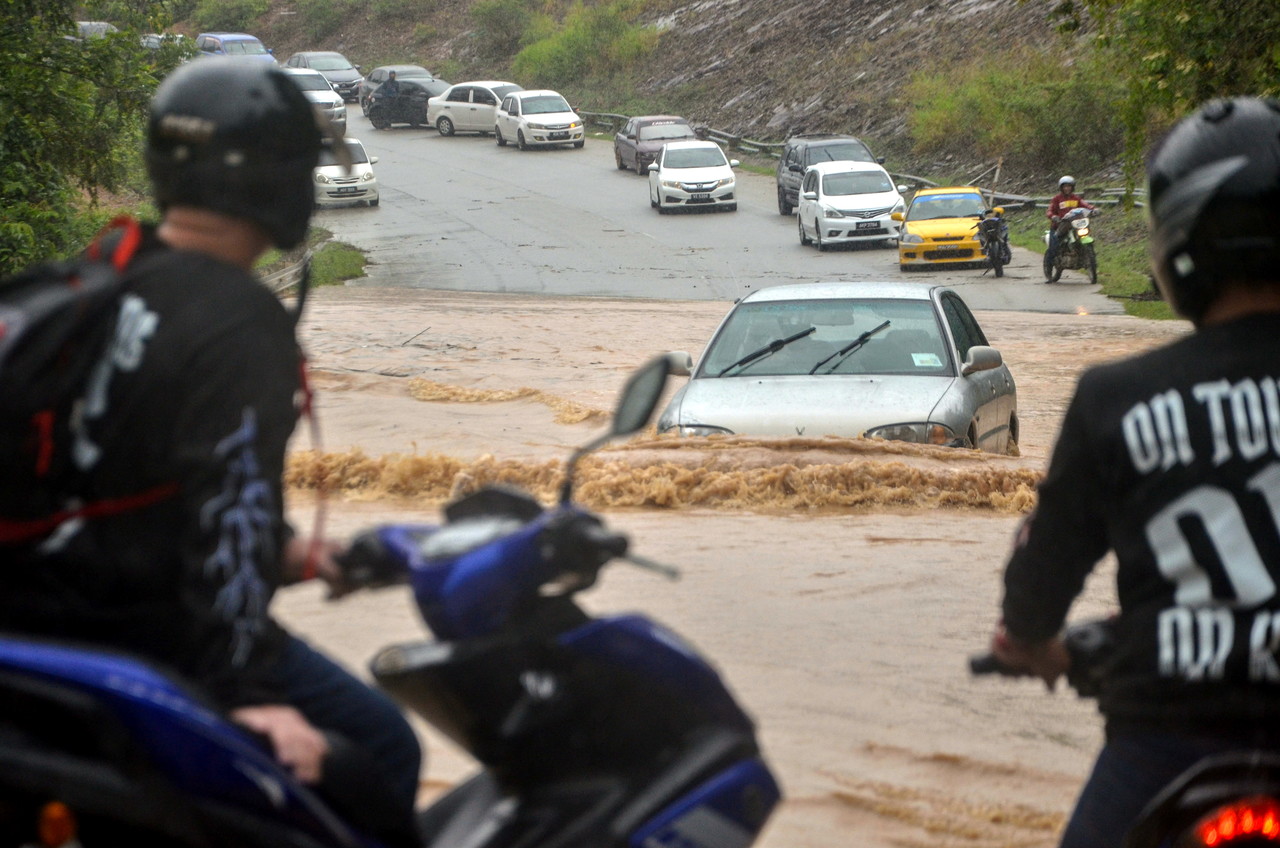 Number of flood victims increases in Kelantan, Terengganu, Pahang