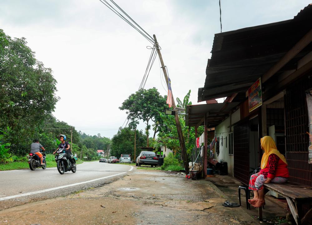 Kuala Krai residents worry over tilting electric poles' safety threat