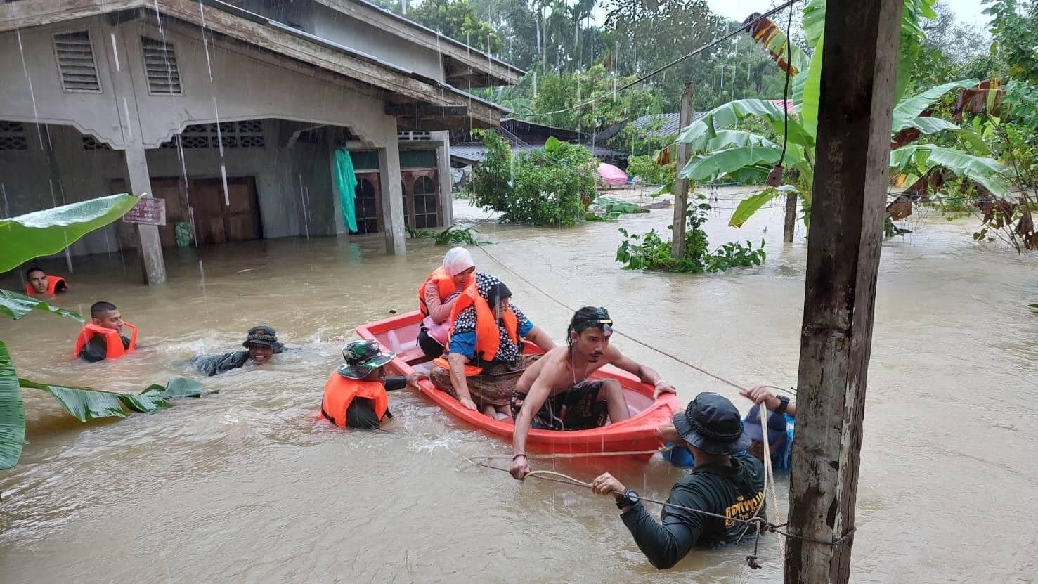 Six dead, thousands affected by devastating floods in southern Thailand