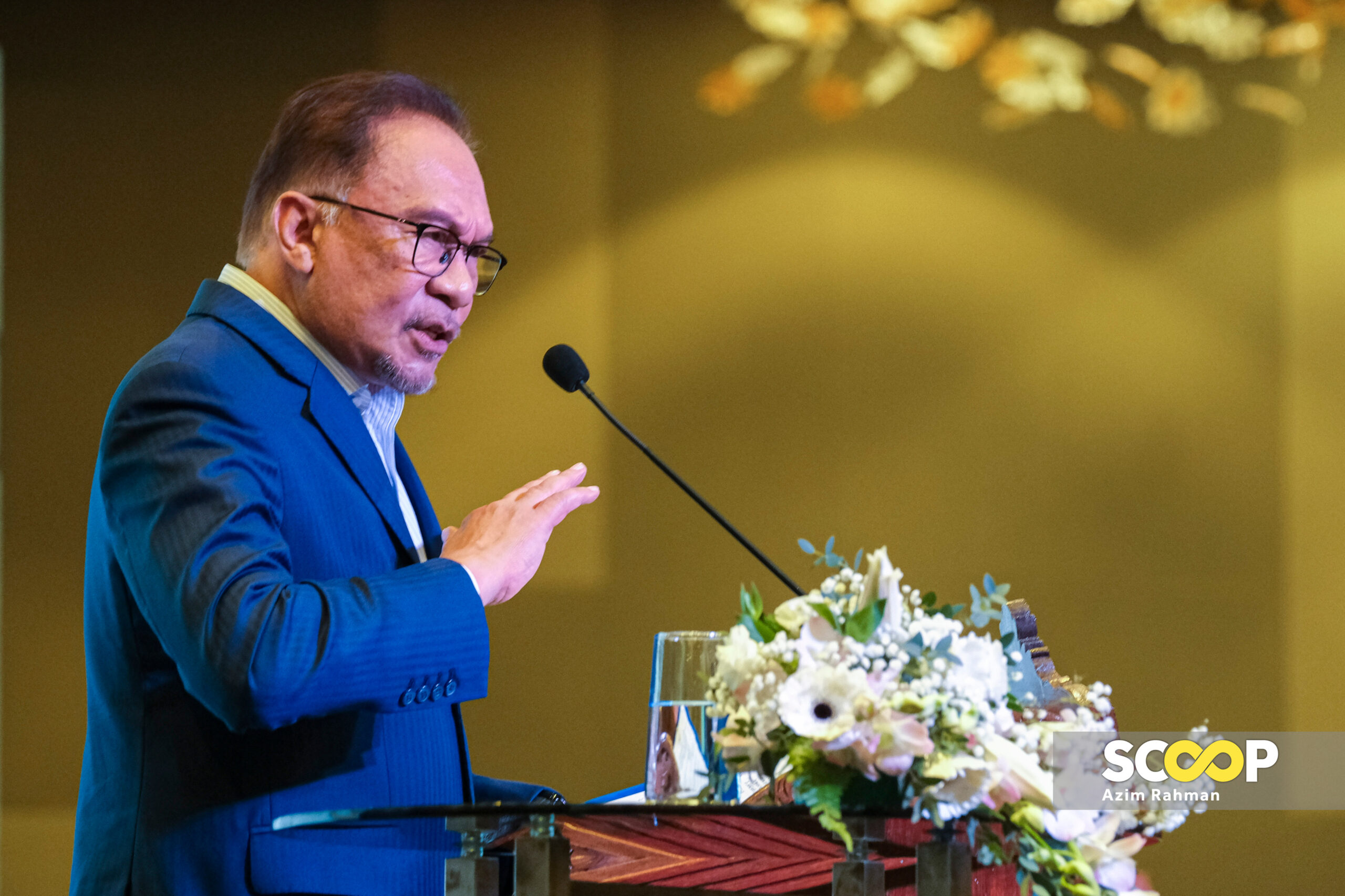Anwar declines to comment on PN’s claim it has enough SDs to bring down Madani govt