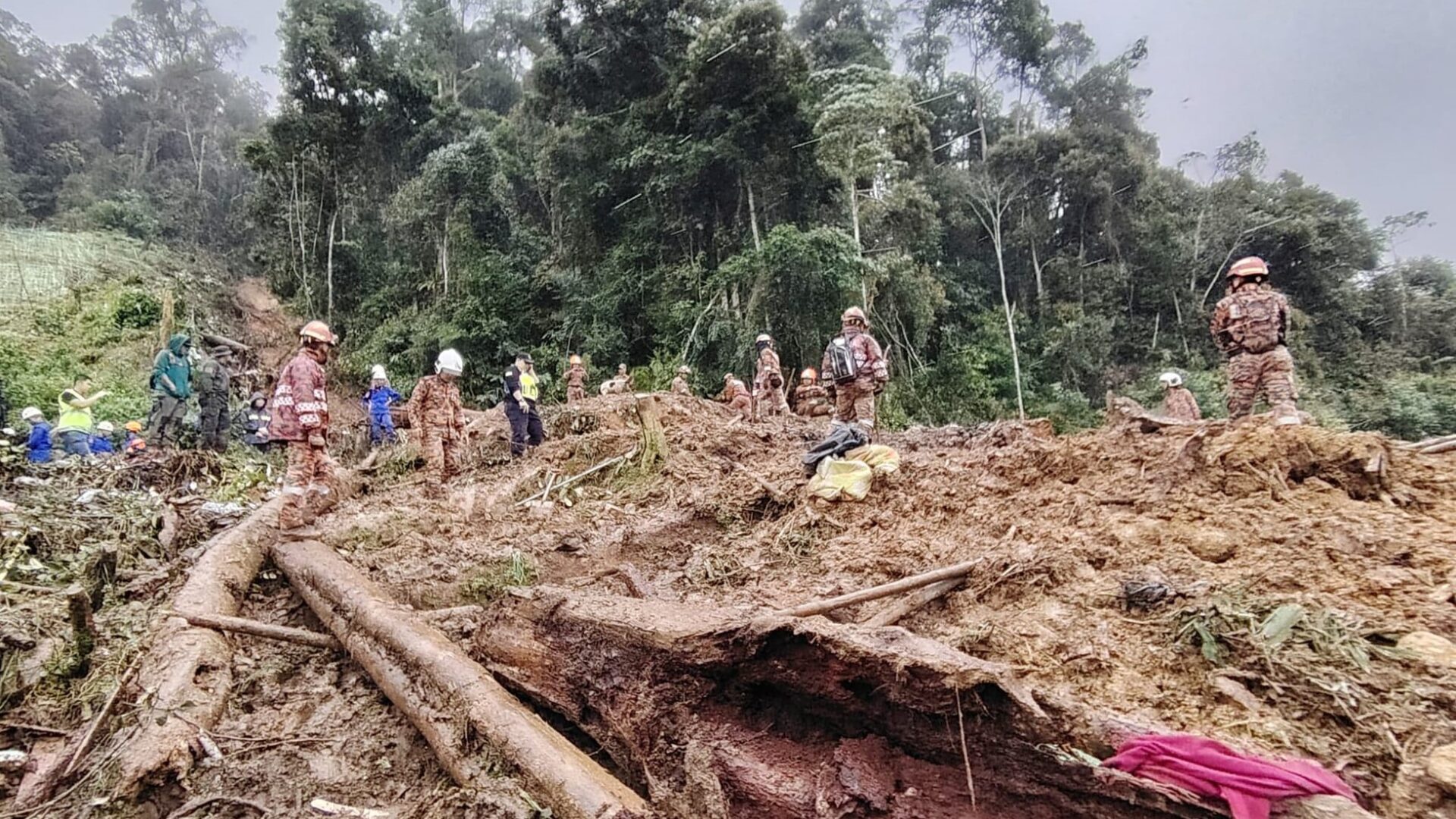 Cameron Highlands landslide: rescue teams resume search for remaining ...