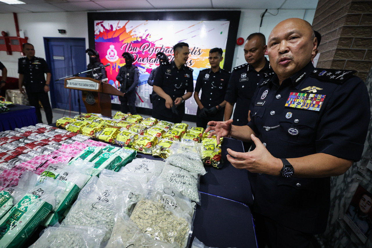 Cops seize drugs worth over RM7 mil from Cheras condo, two men arrested