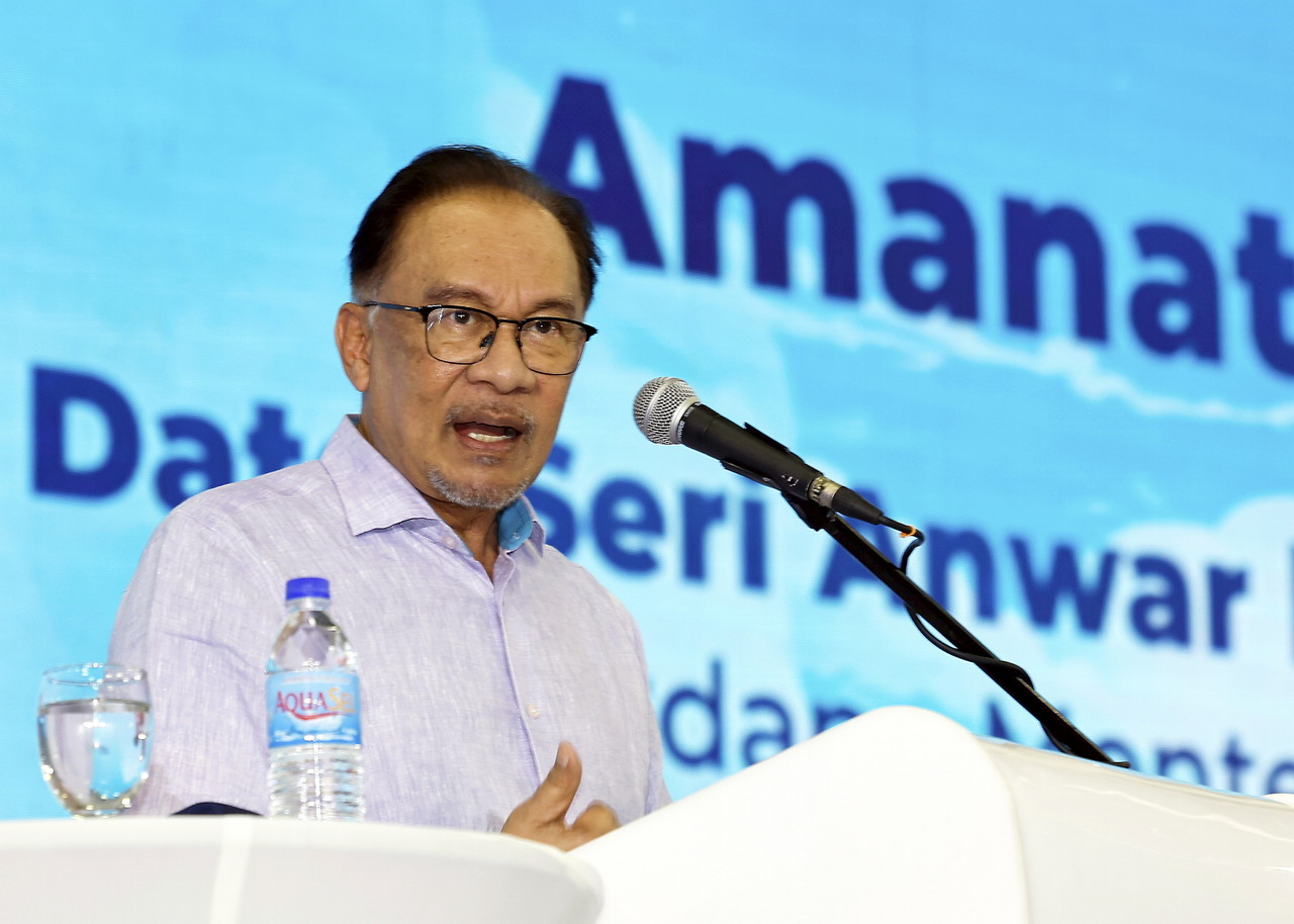 No reason we can’t review civil service remuneration scheme this year: Anwar