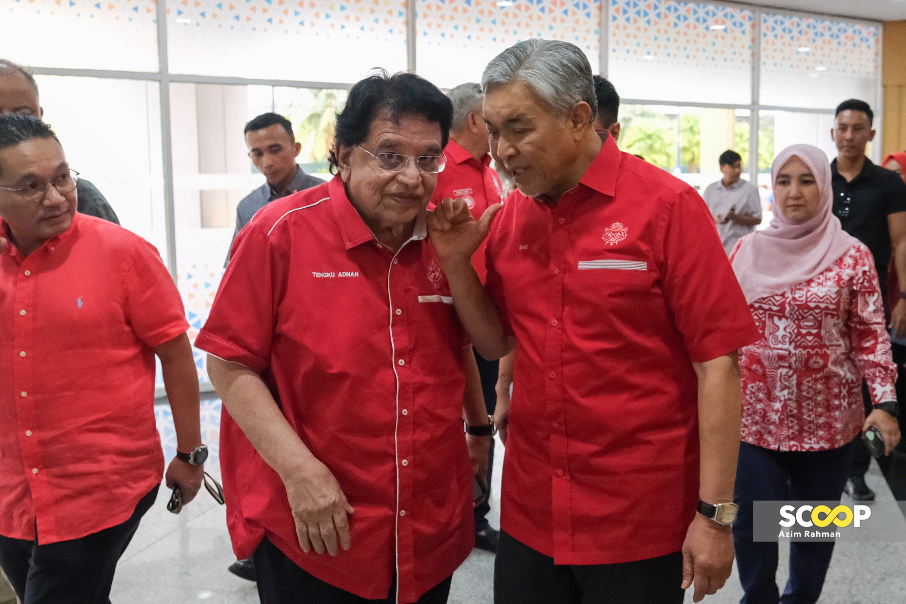 [UPDATED] Urgent meeting at Umno HQ: Zahid leads efforts for Najib's pardon appeal