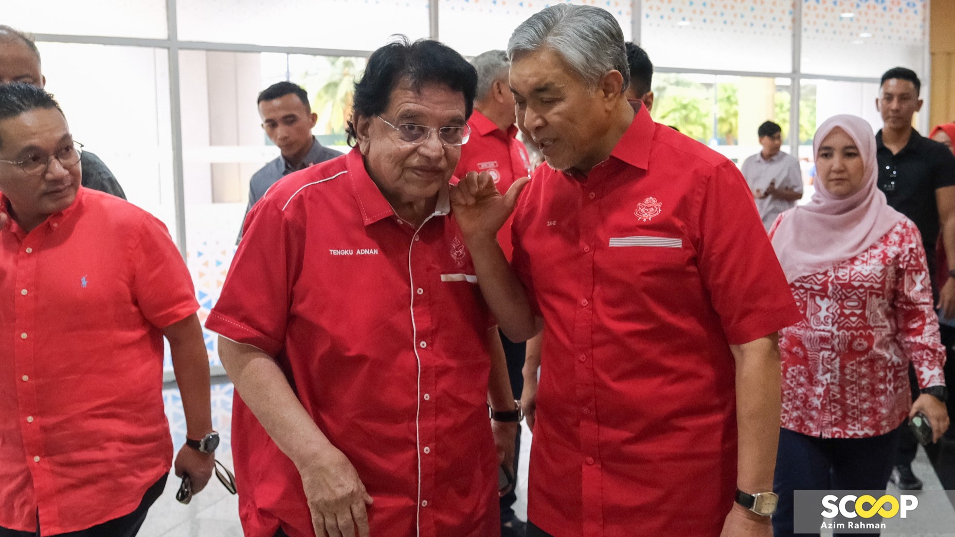 Ketua-ketua bahagian Umno hadir mesyuarat tertutup bincang petisyen pengampunan penuh Najib
