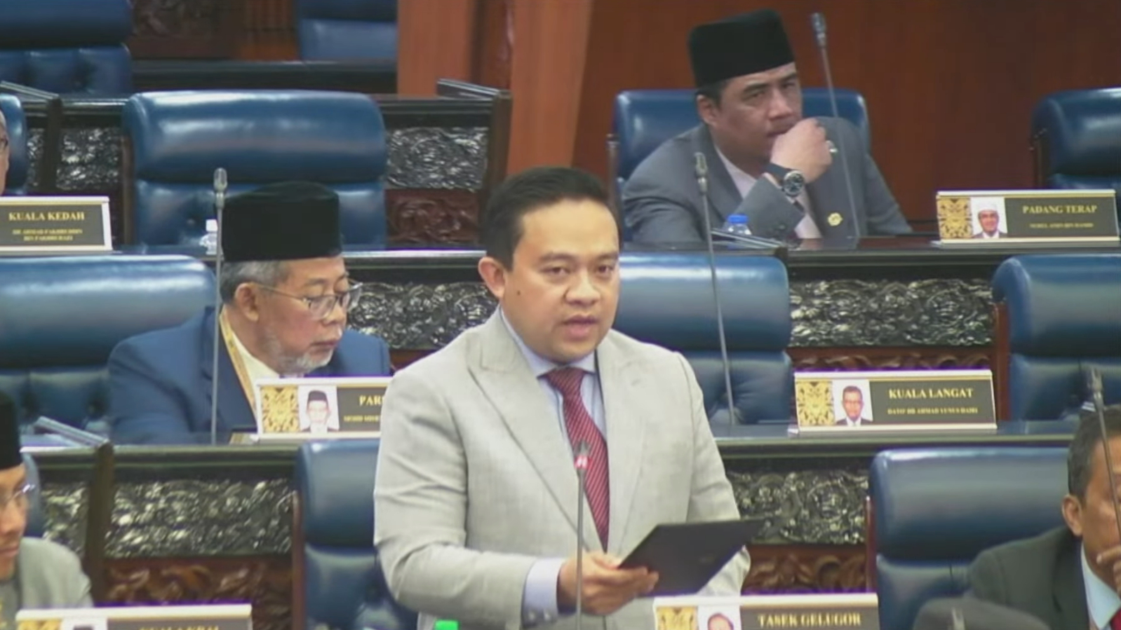 Lima lagi Ahli Parlimen Bersatu akan sokong Anwar?: Dakwaan yang tidak sempat dibahaskan oleh Wan Saiful di Dewan Rakyat