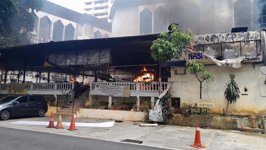 Seorang cedera restoran nasi kandar meletup di Bangsar