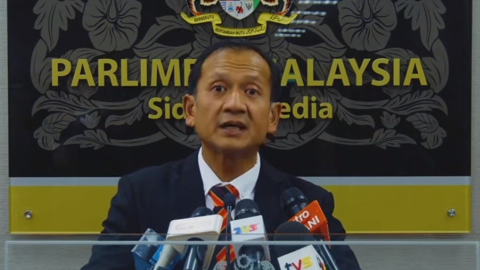 Senator pushes for re-delineation for Sabah, Sarawak development