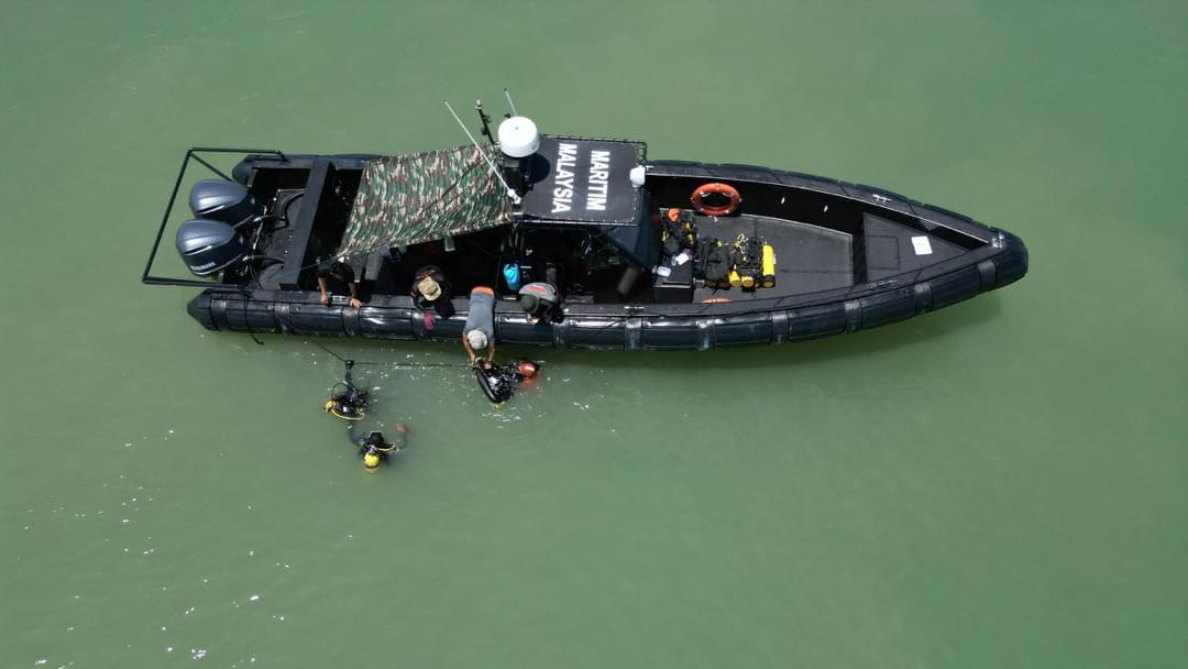 Arus deras, penglihatan terhad sukarkan pencarian kotak hitam helikopter Maritim Malaysia