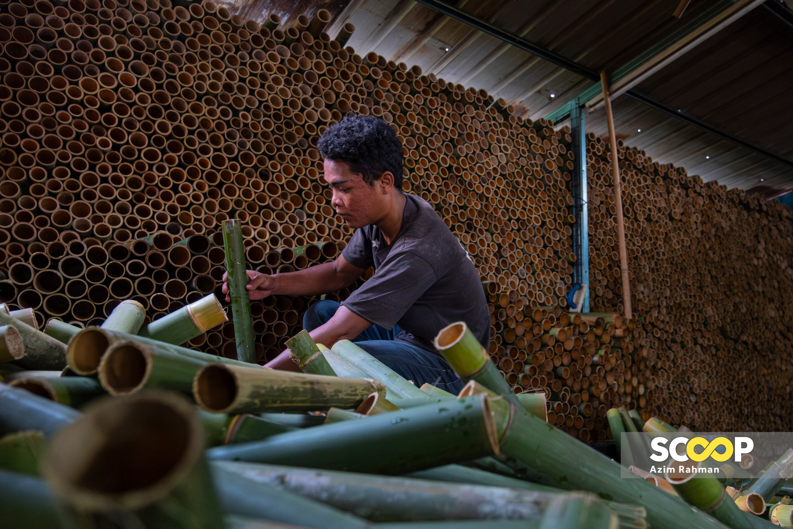 Photo of the Day: Pak Mok Lemang Rembau's artisanal approach to Hari Raya delicacy