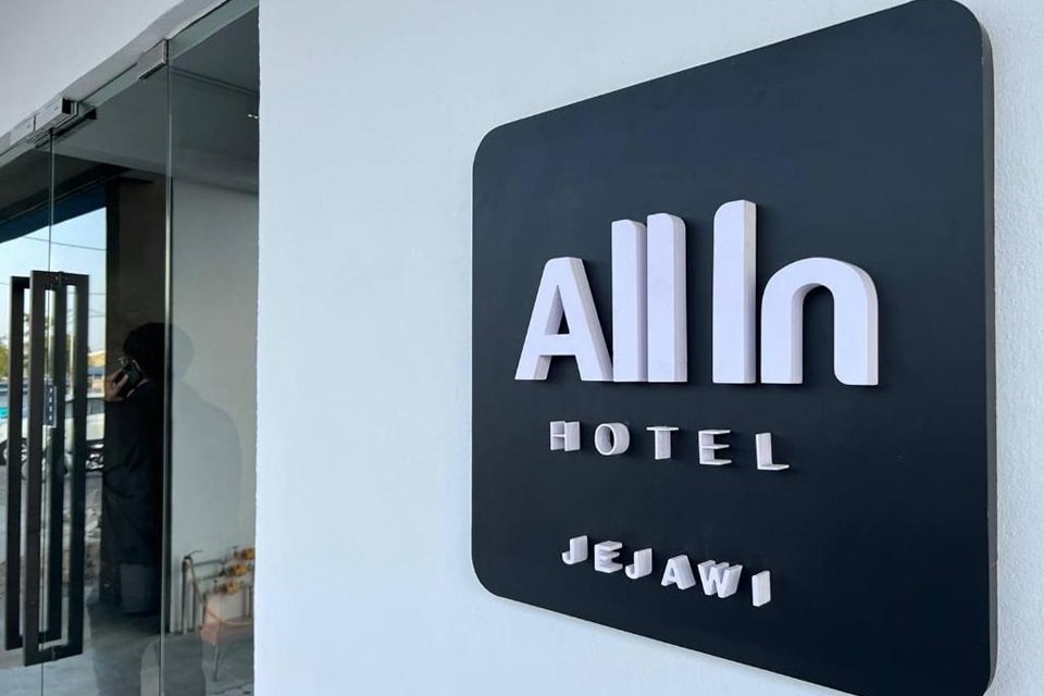 It's clearly 'All In' Hotel, not 'Allah': Perlis mufti urges Muslims to look before leaping