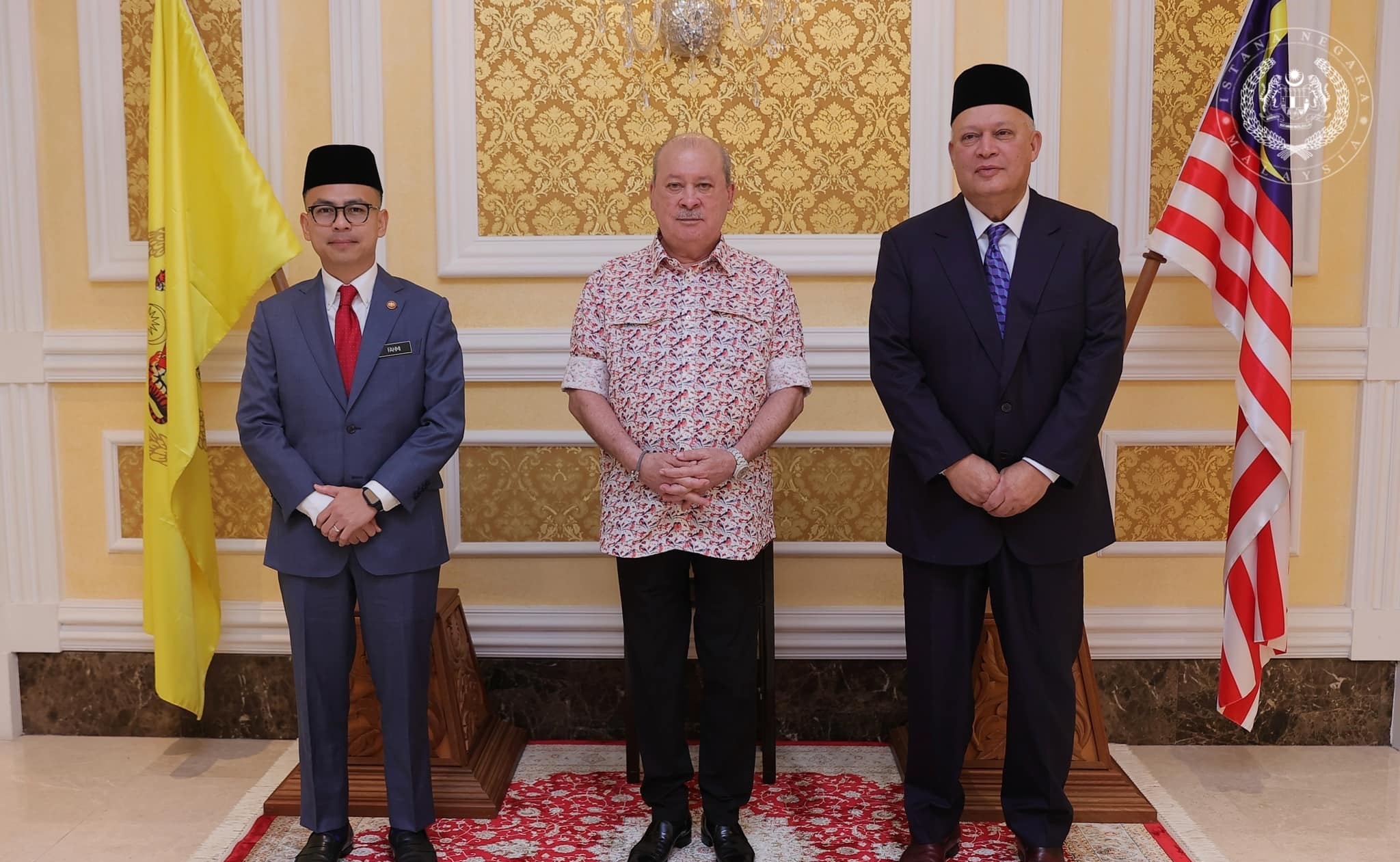 King grants audience to Fahmi, Dzulkefly at Istana Negara