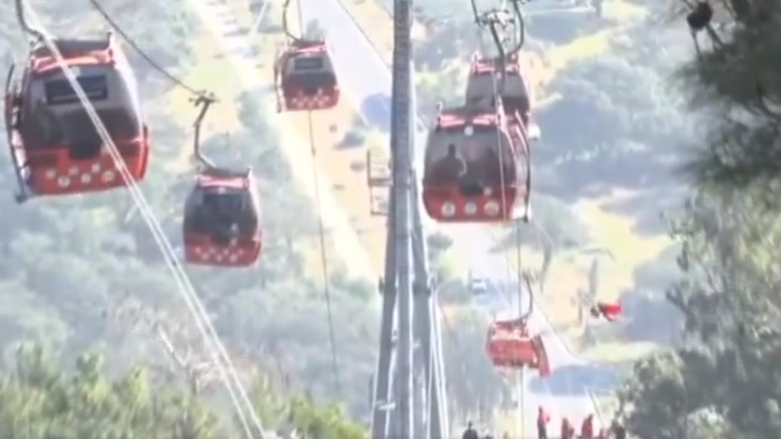 Tragedy strikes Turkish resort: one dead, dozens stranded in cable car disaster