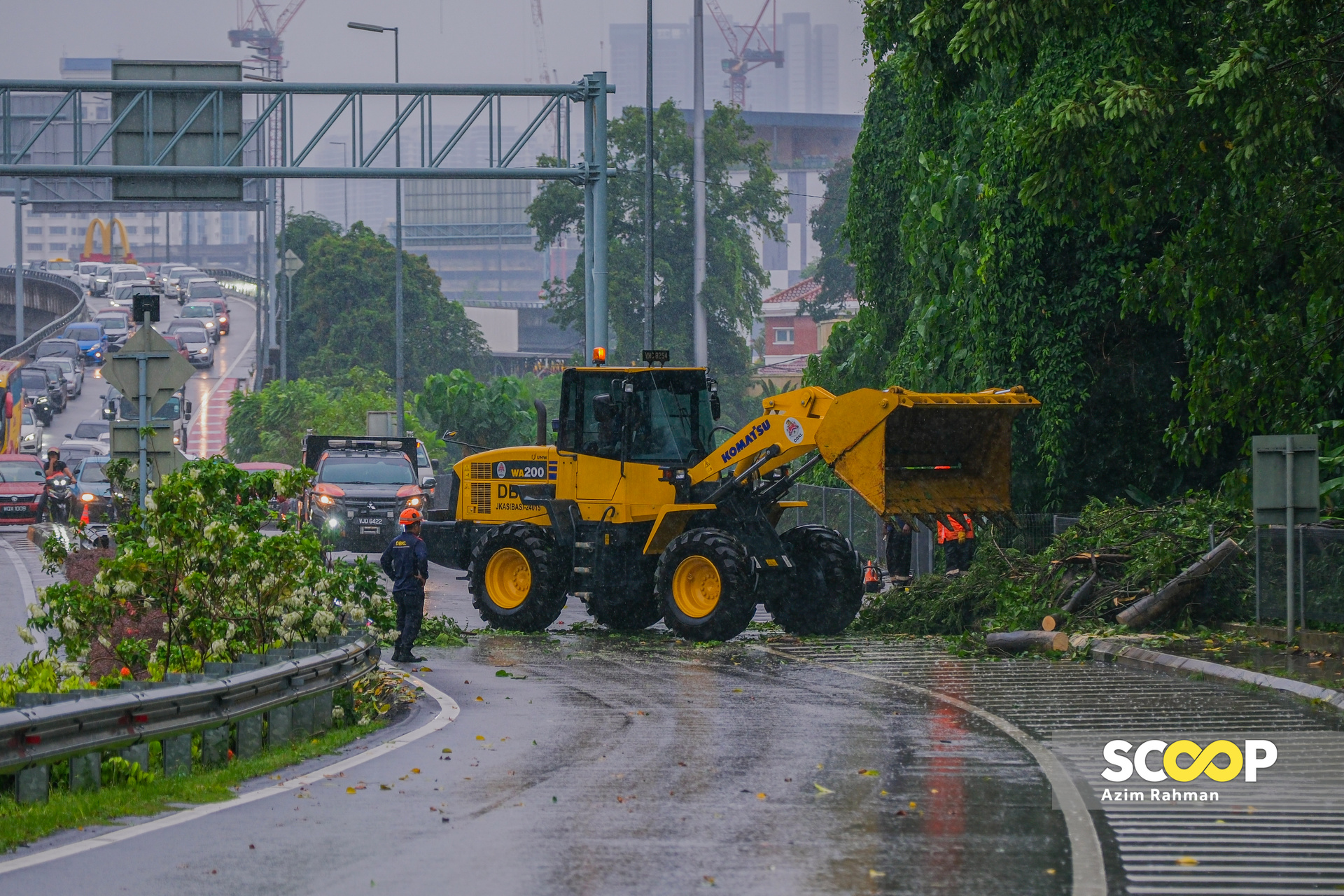 Two more areas in KL hit by fallen trees after today’s storm