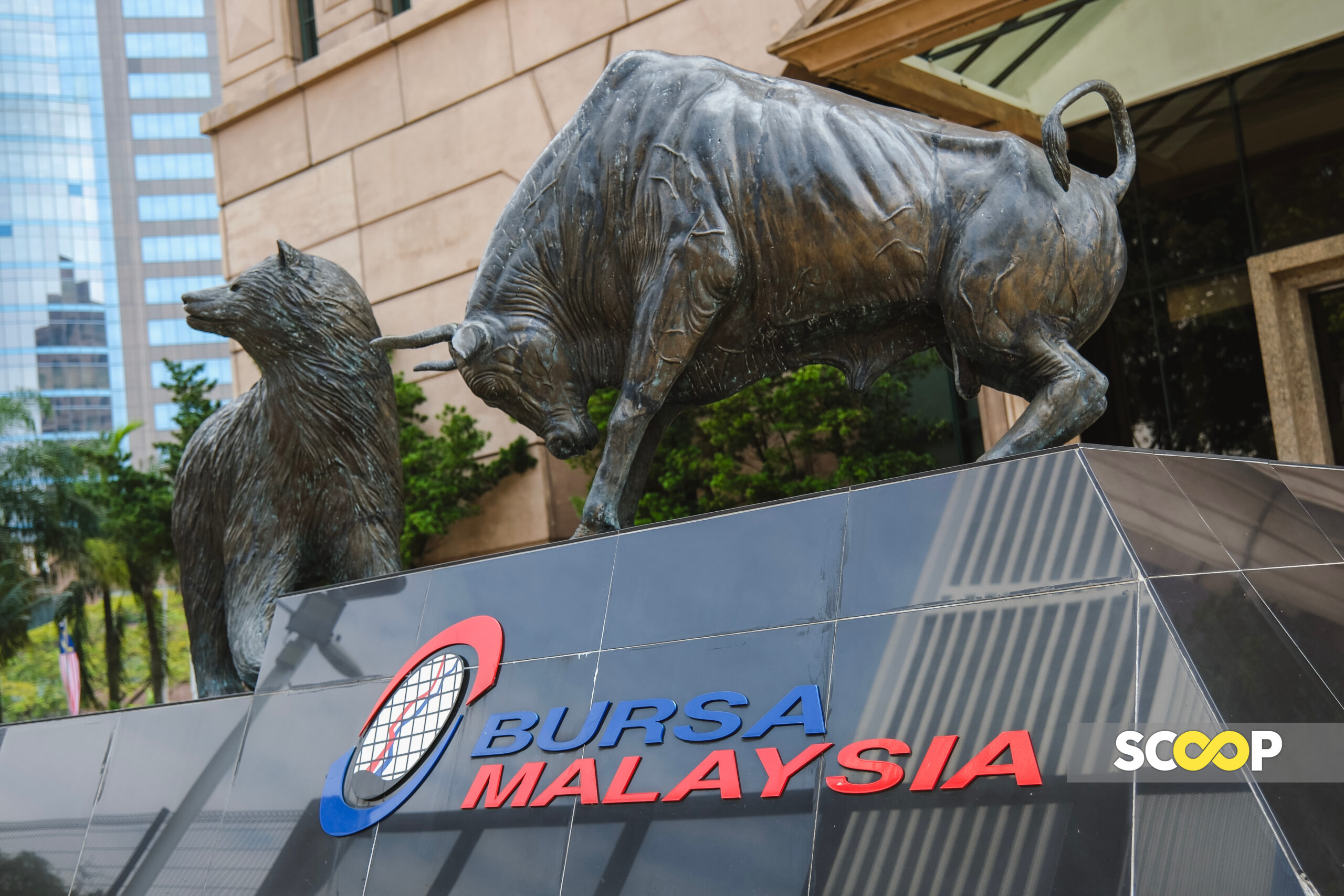 Bursa eases slightly in early trade on mild profit-taking