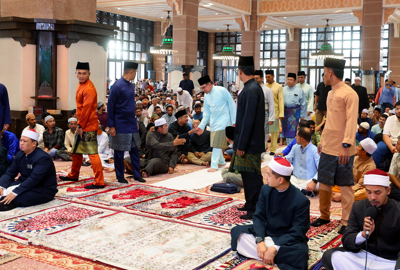 Muslims nationwide mark joyous Aidiladha with prayers and unity