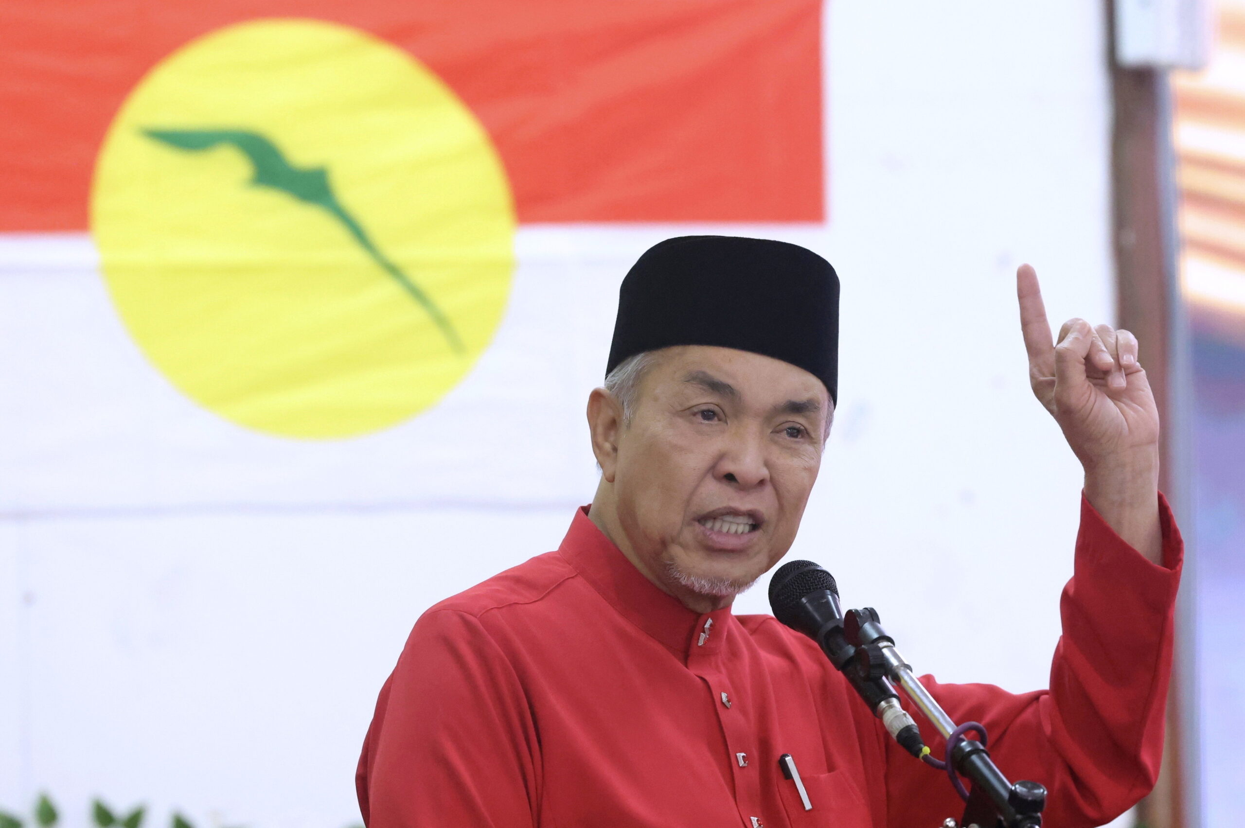 'Don’t negotiate when we are weak, let’s build strength first,' Zahid tells Sabah Umno