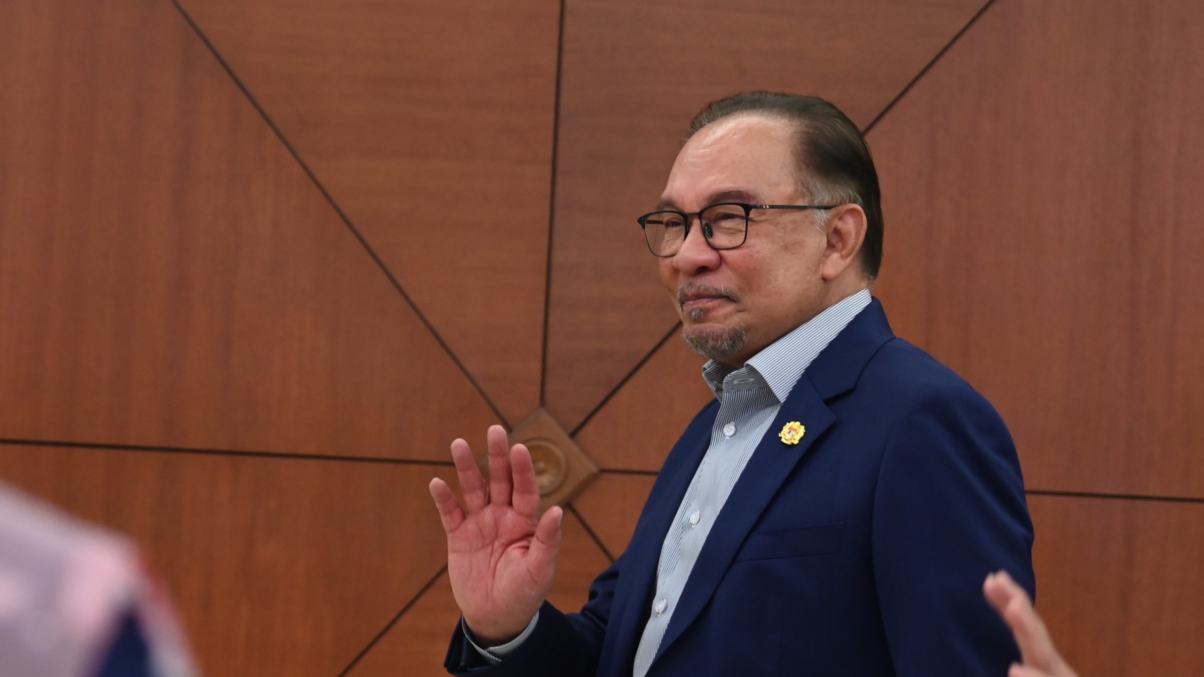 [UPDATED] Anwar explains MAHB deal to MPs, says GIP accepts strict criteria