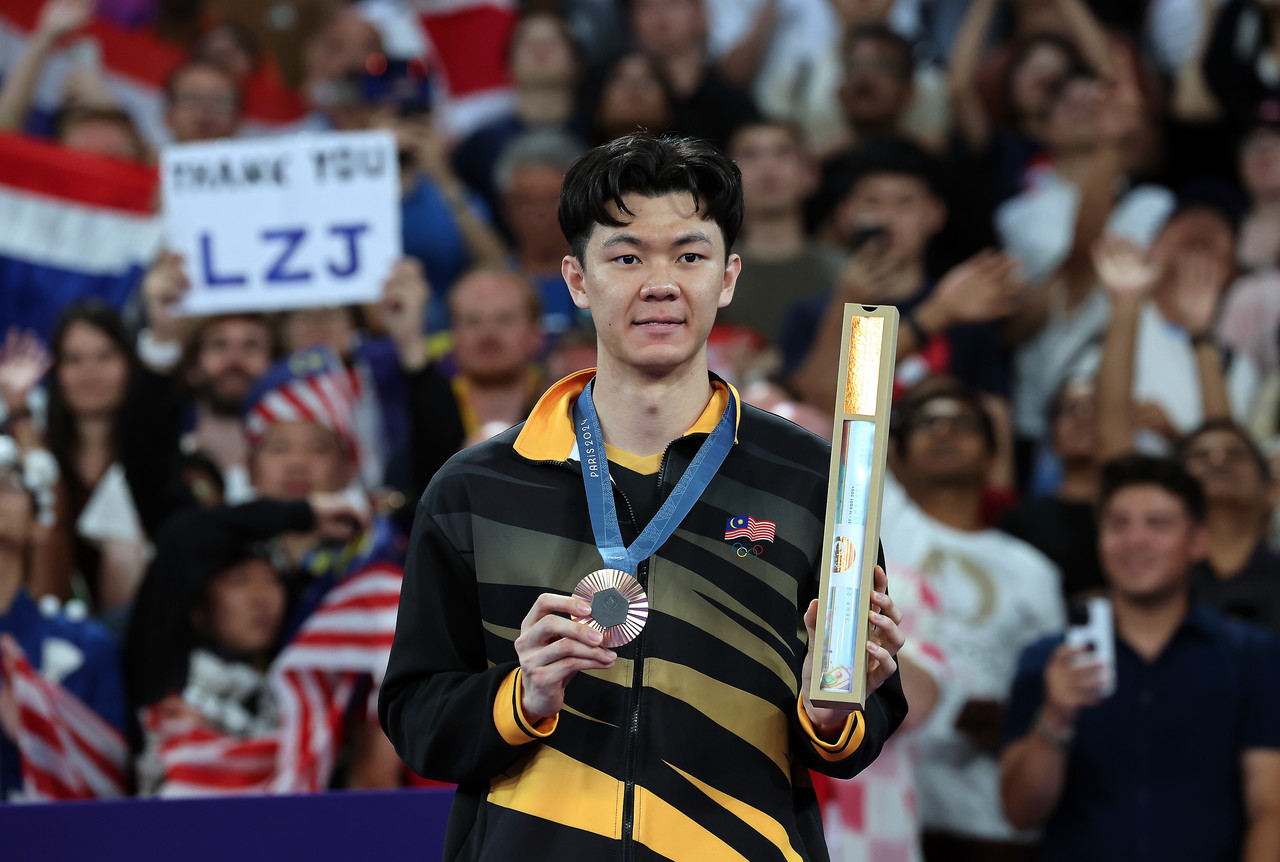 Zii Jia, the 'Comeback Kid': from breakdowns to bronze in Paris | Scoop