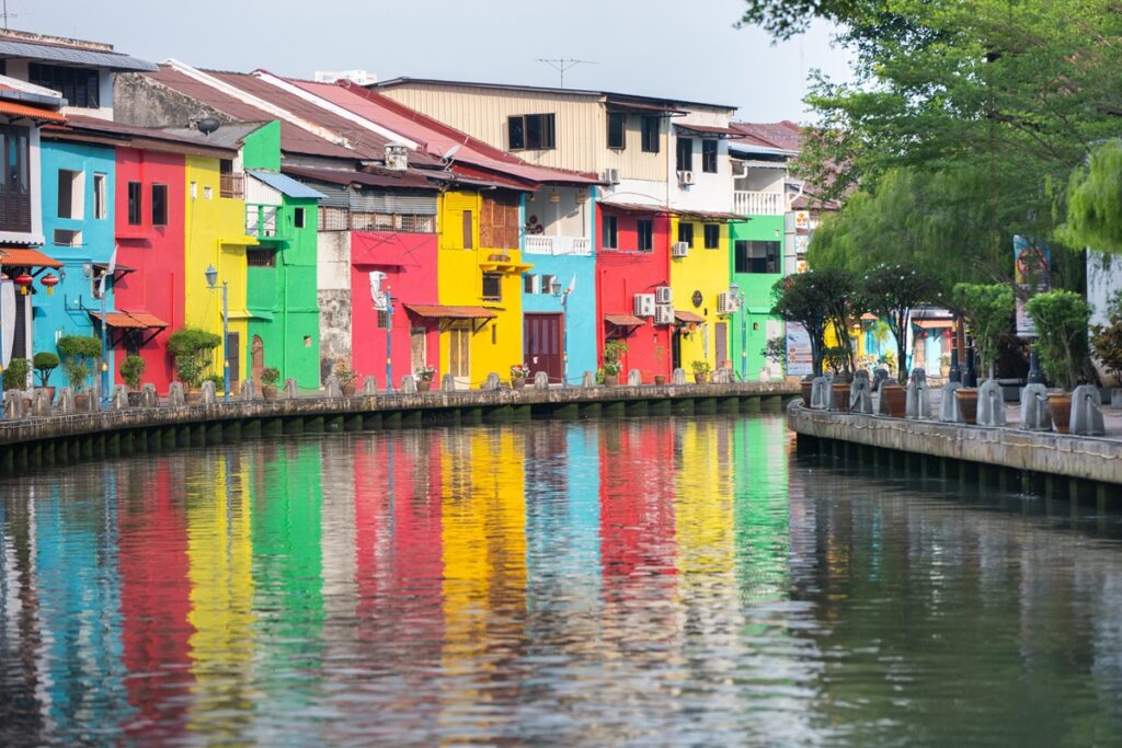 Historical shophouses riverside 2 [Image by AkzoNobel]